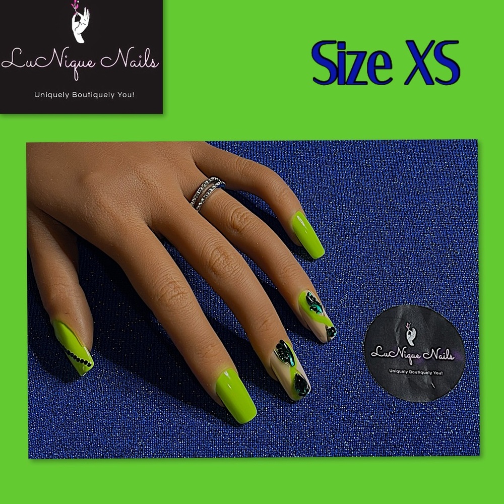 Green with Envy Press On Nail Art Set Size XS